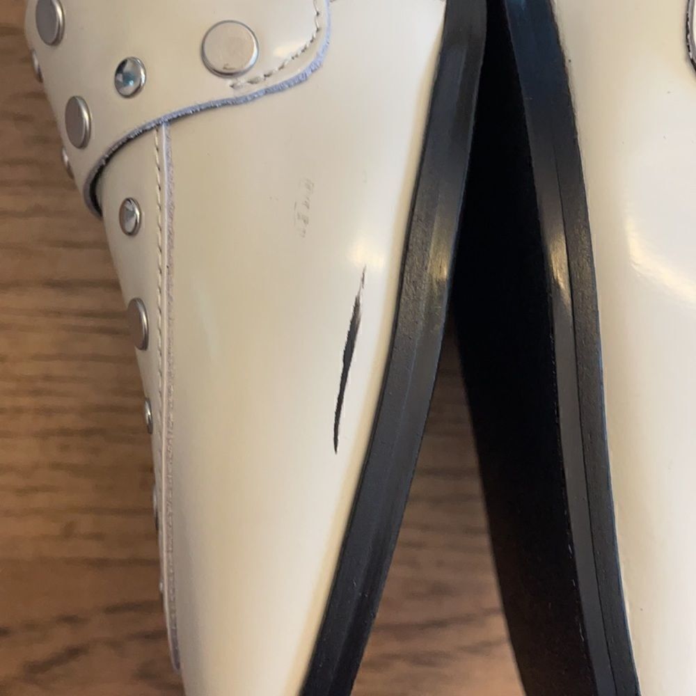 MARC FISHER WHITE STUDDED FLATS.  NEW - Picture 5 of 10
